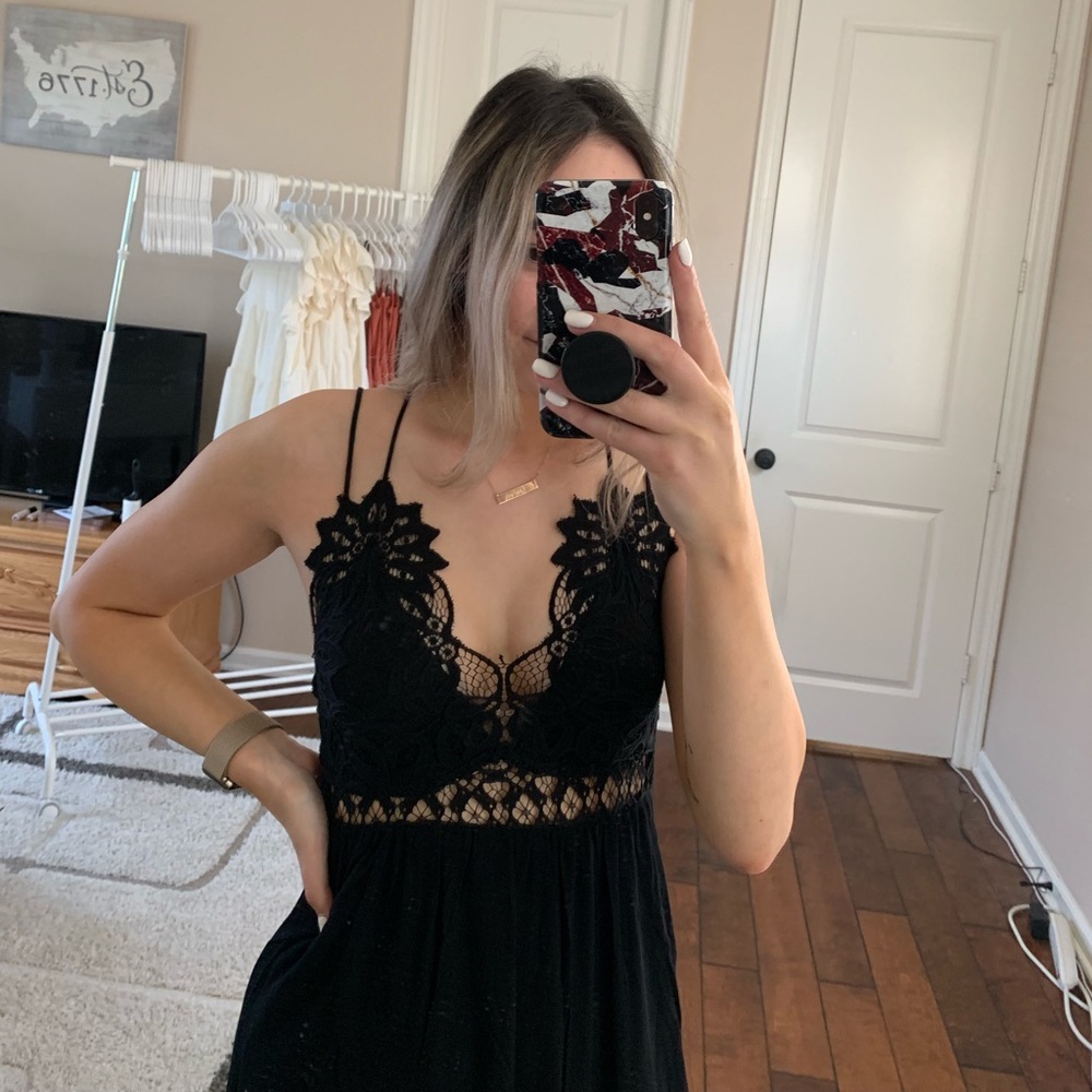 Lace Dress - Picture 3 of 4